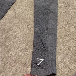 Gym shark leggings